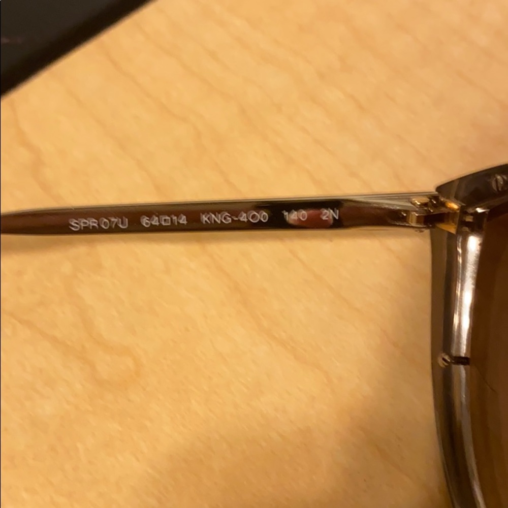 Women’s authentic Prada sunglasses - Picture 4 of 6